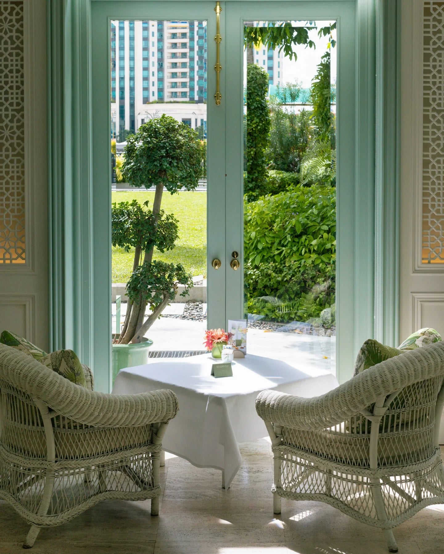 Afternoon Tea – The Author's lounge - Mandarin Oriental Bangkok